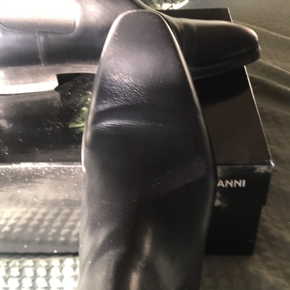 Elegant Black Men's Chelsea BootsBlack Magnanni Chelsea Boot - Picture 11 of 12